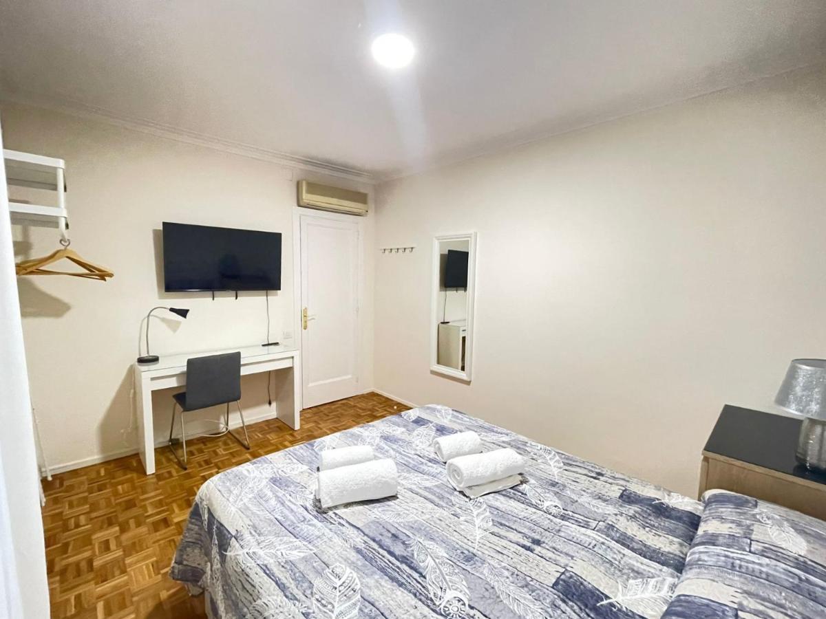 Villarroel Habitaciones Барселона Экстерьер фото