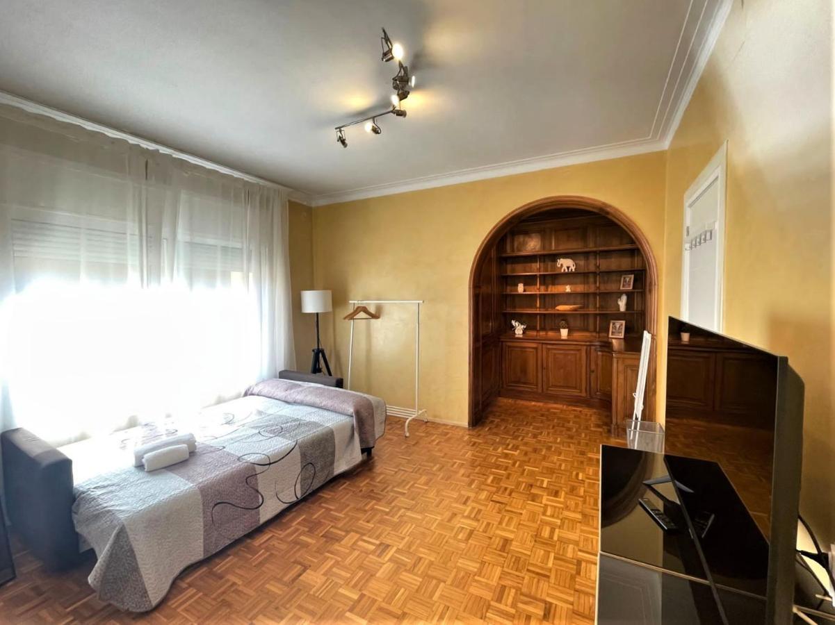 Villarroel Habitaciones Барселона Экстерьер фото