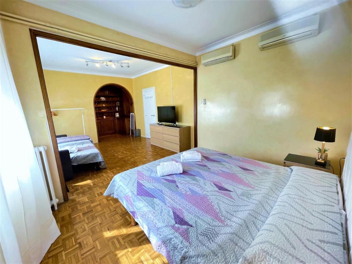 Villarroel Habitaciones Барселона Экстерьер фото