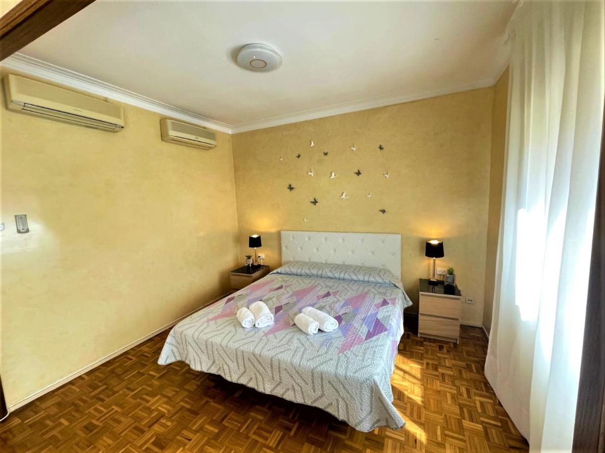 Villarroel Habitaciones Барселона Экстерьер фото