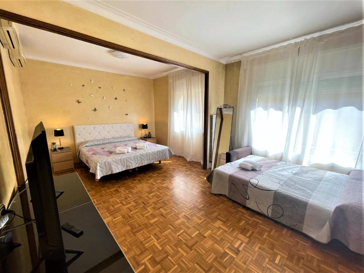 Villarroel Habitaciones Барселона Экстерьер фото