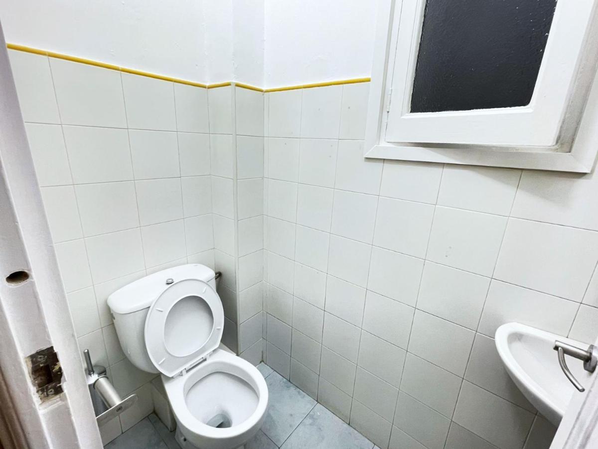 Villarroel Habitaciones Барселона Экстерьер фото