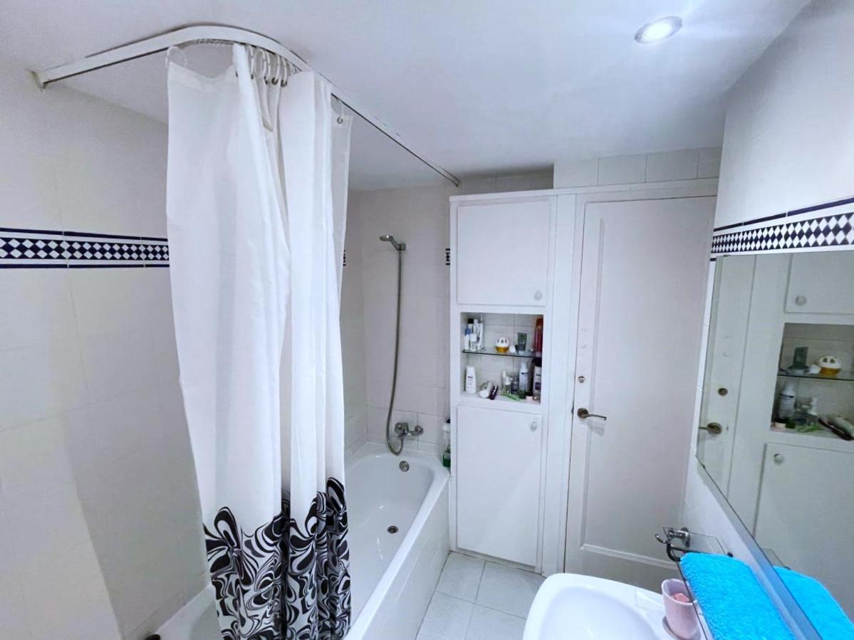 Villarroel Habitaciones Барселона Экстерьер фото